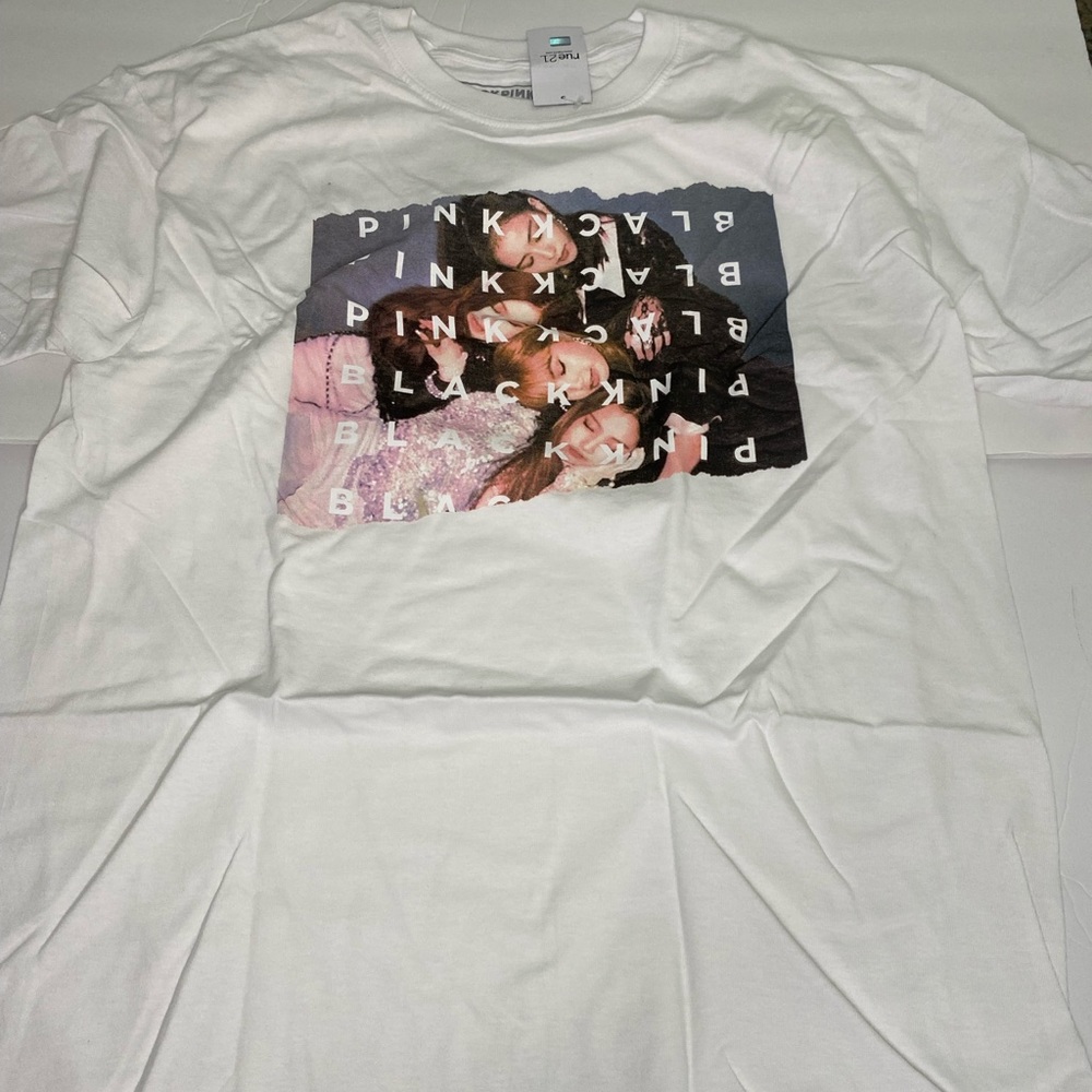 White BlackPink graphic tee size large